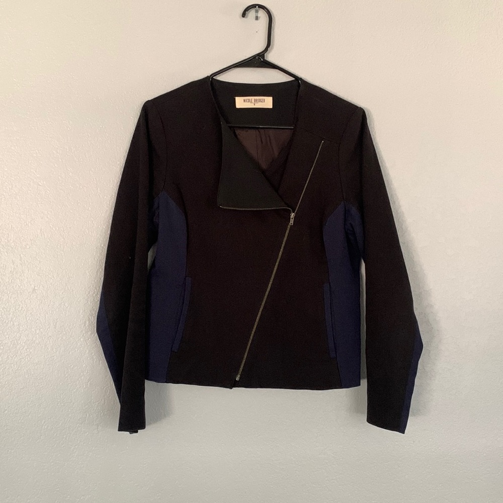 Nicole Bridger, blazer jacket